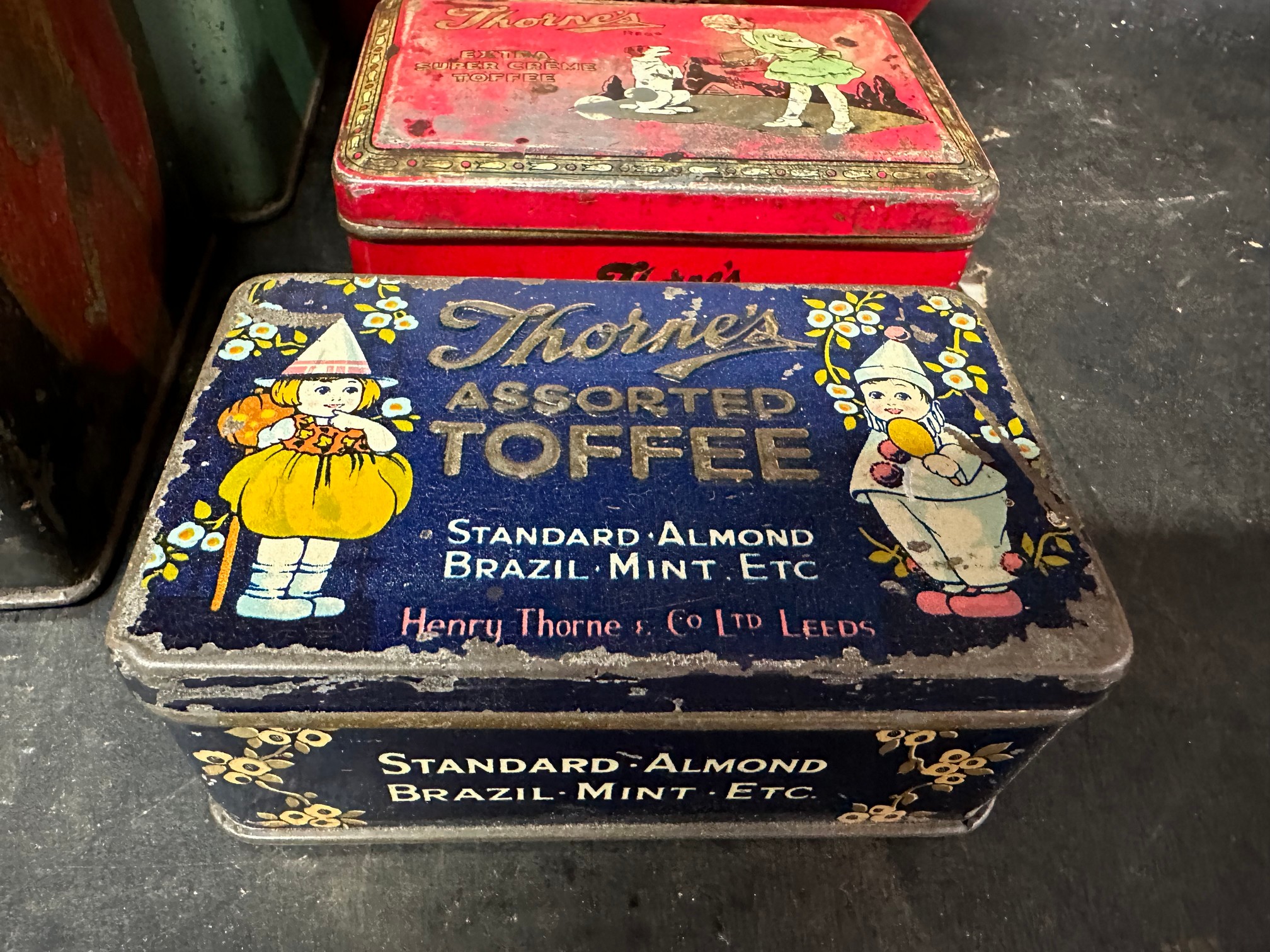 Five toffee tins: Elite Toffees by Windsor Confectionery Co. Ltd. Liverpool, Thorne's by Henry - Image 3 of 8