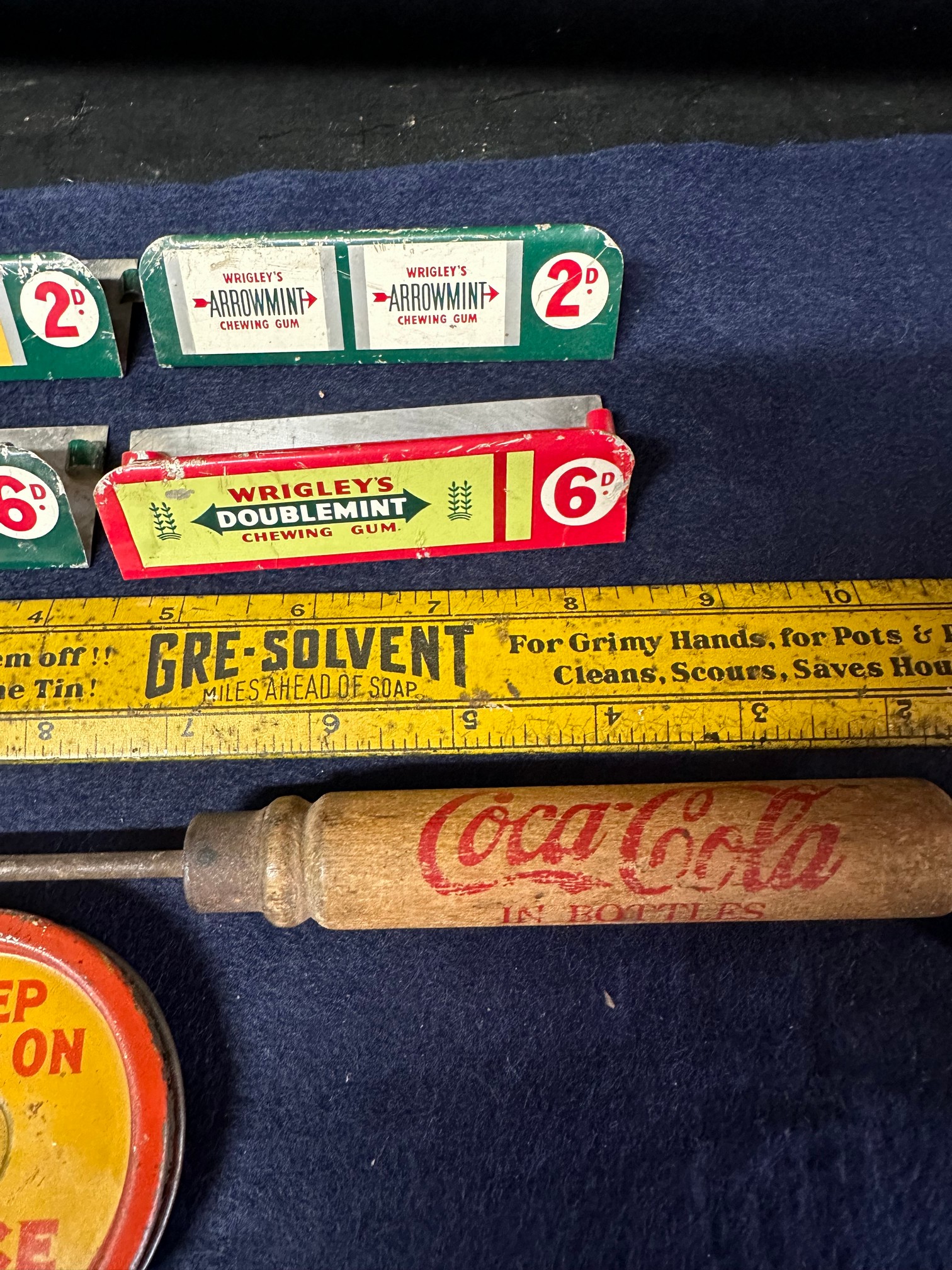 A selection of advertising pieces including Force Toasted Wheat Flakes, Coca-Cola, Gre-Solvent and - Bild 4 aus 5