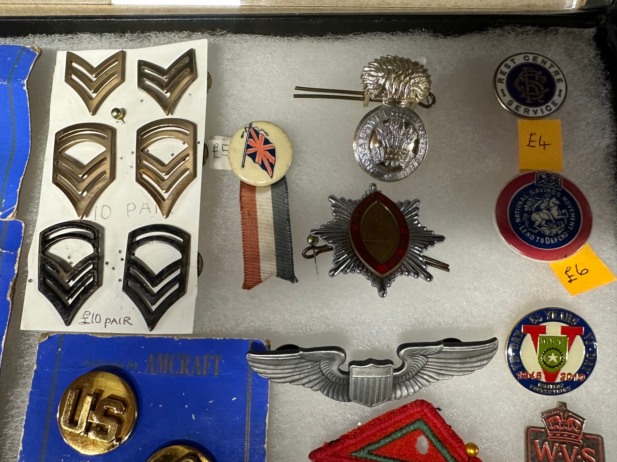 A presentation case of wartime and other badges, buttons insignia etc. inc. enamel, Chivers on - Image 7 of 9