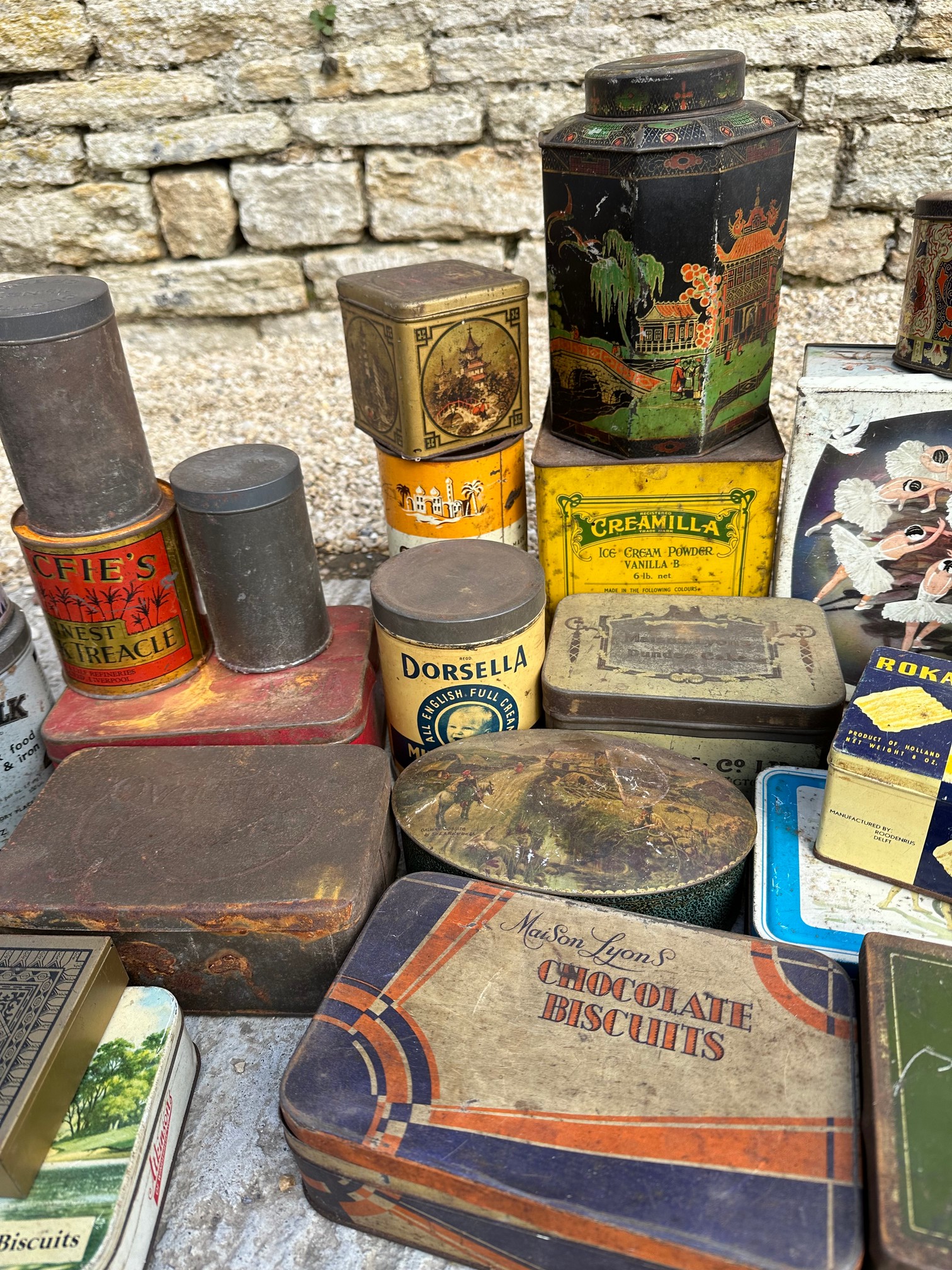 A selection of food tins inc. Maison Lyons, Dorsella, Oster Milk, Peek Frean's Co-op etc. - Image 4 of 5