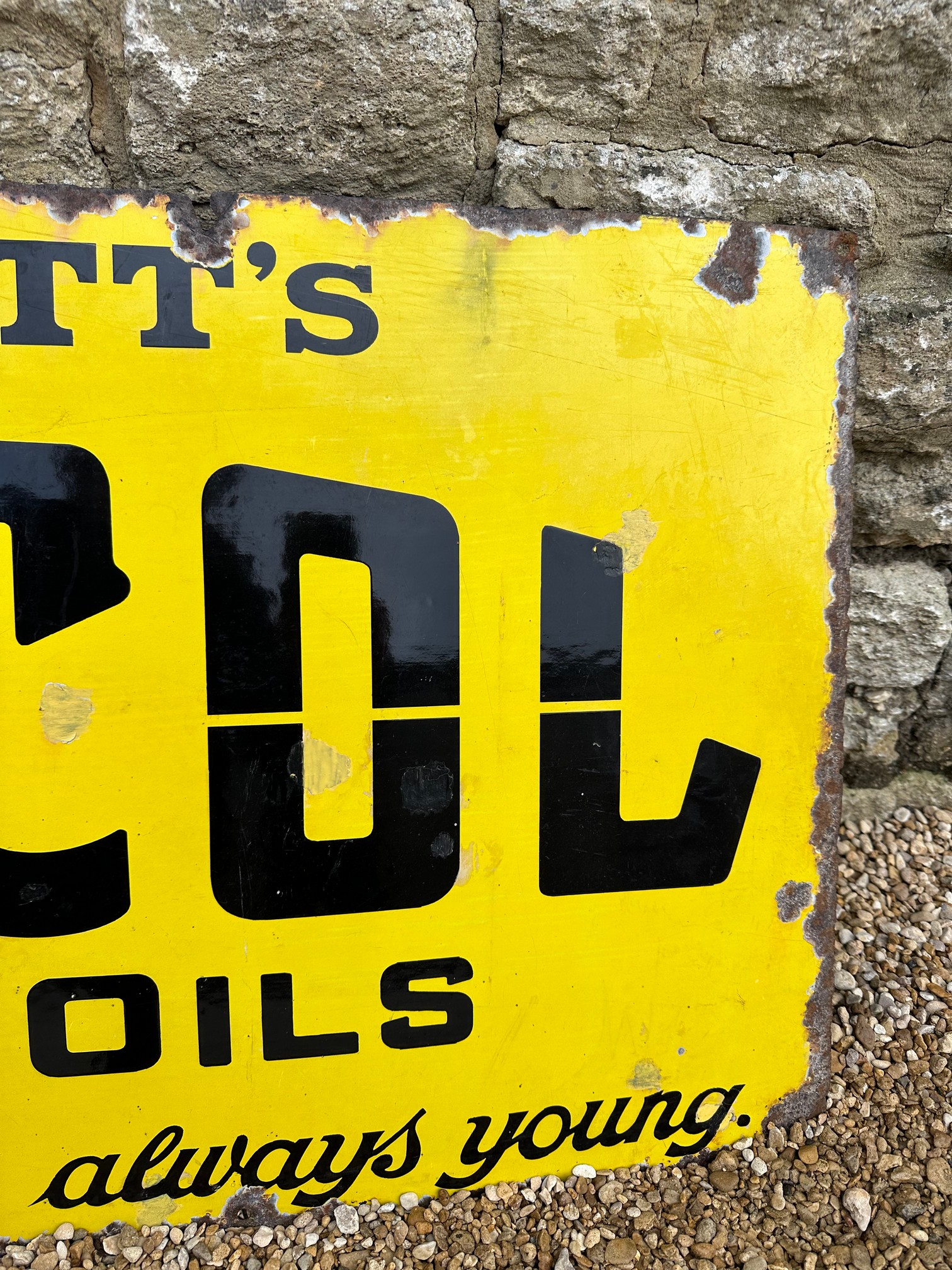 A rare Bennett's Viscol Motor Oils 'keep your engine always young' enamel advertising sign, with - Bild 6 aus 6