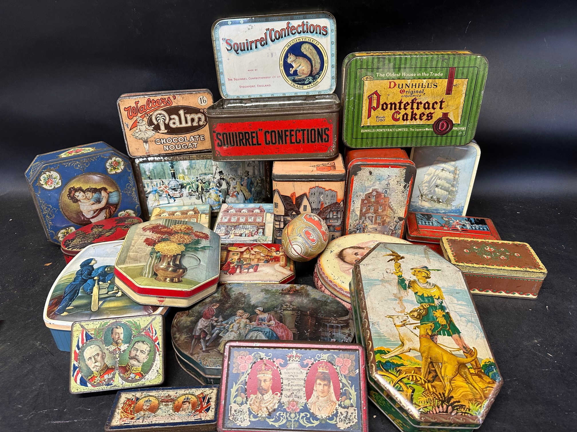 A tray of confectionery tins inc. Huntley & Palmers, Dunhills, Jacob's, Horner, McVitie & Price,