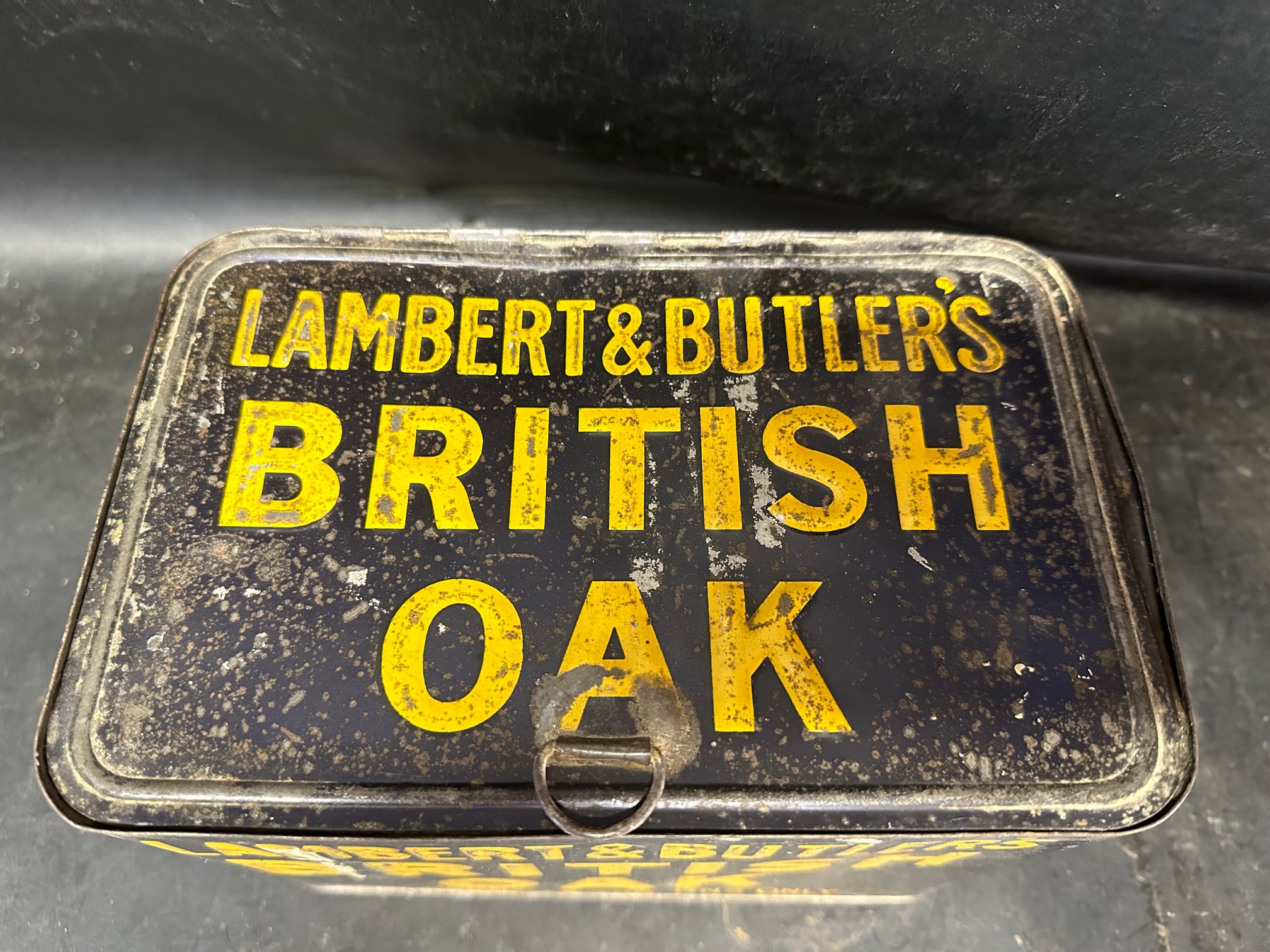 A Lambert & Butler's British Oak in packets and tins only counter box for "British Oak Shag", issued - Image 2 of 8