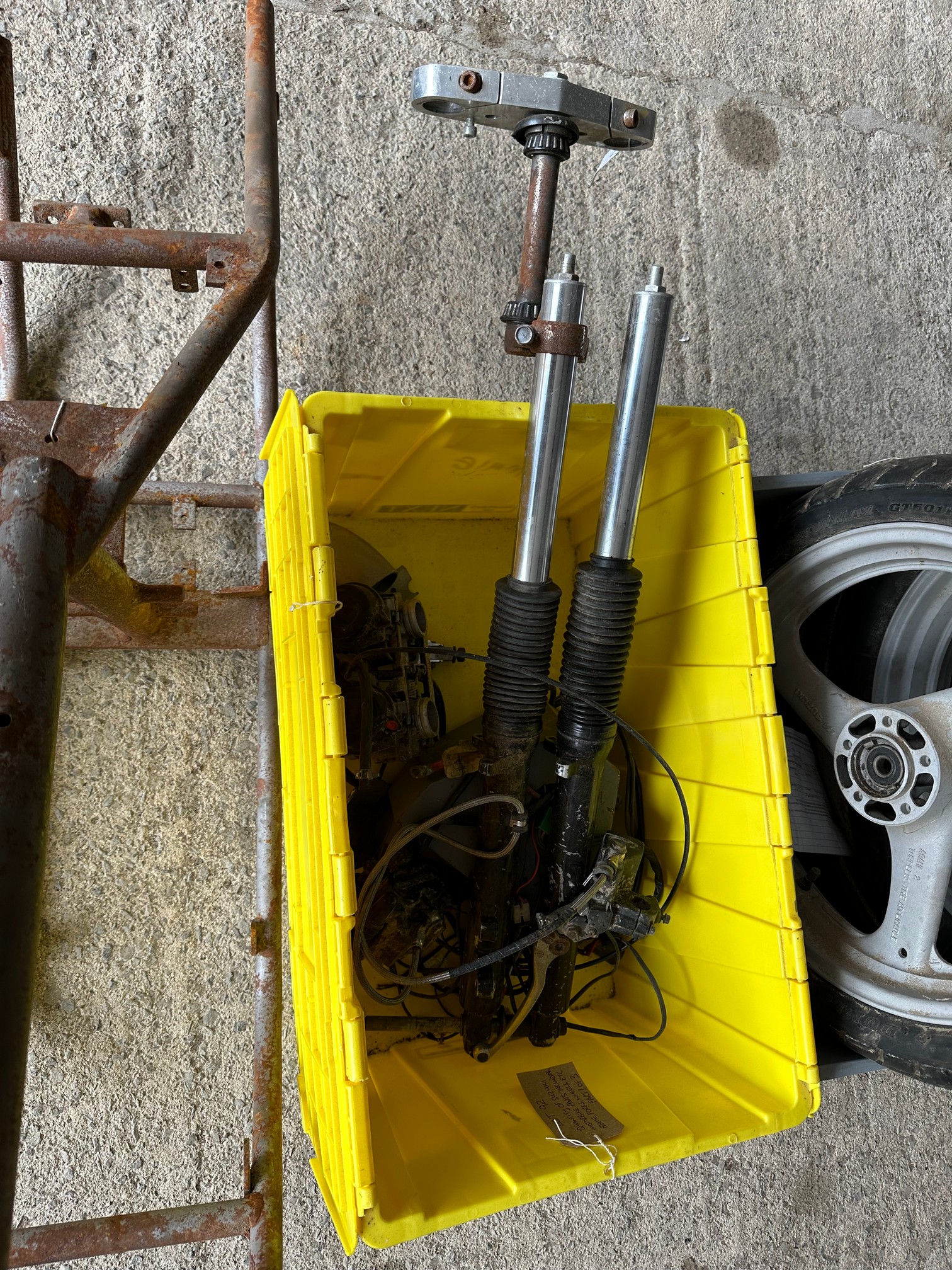 A quantity of Suzuki parts including a frame, forks, wheels etc. - Image 3 of 5
