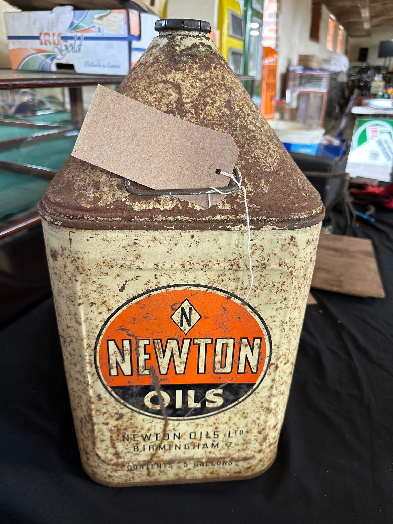 A Newton Oils five gallon pyramid can. - Image 4 of 5