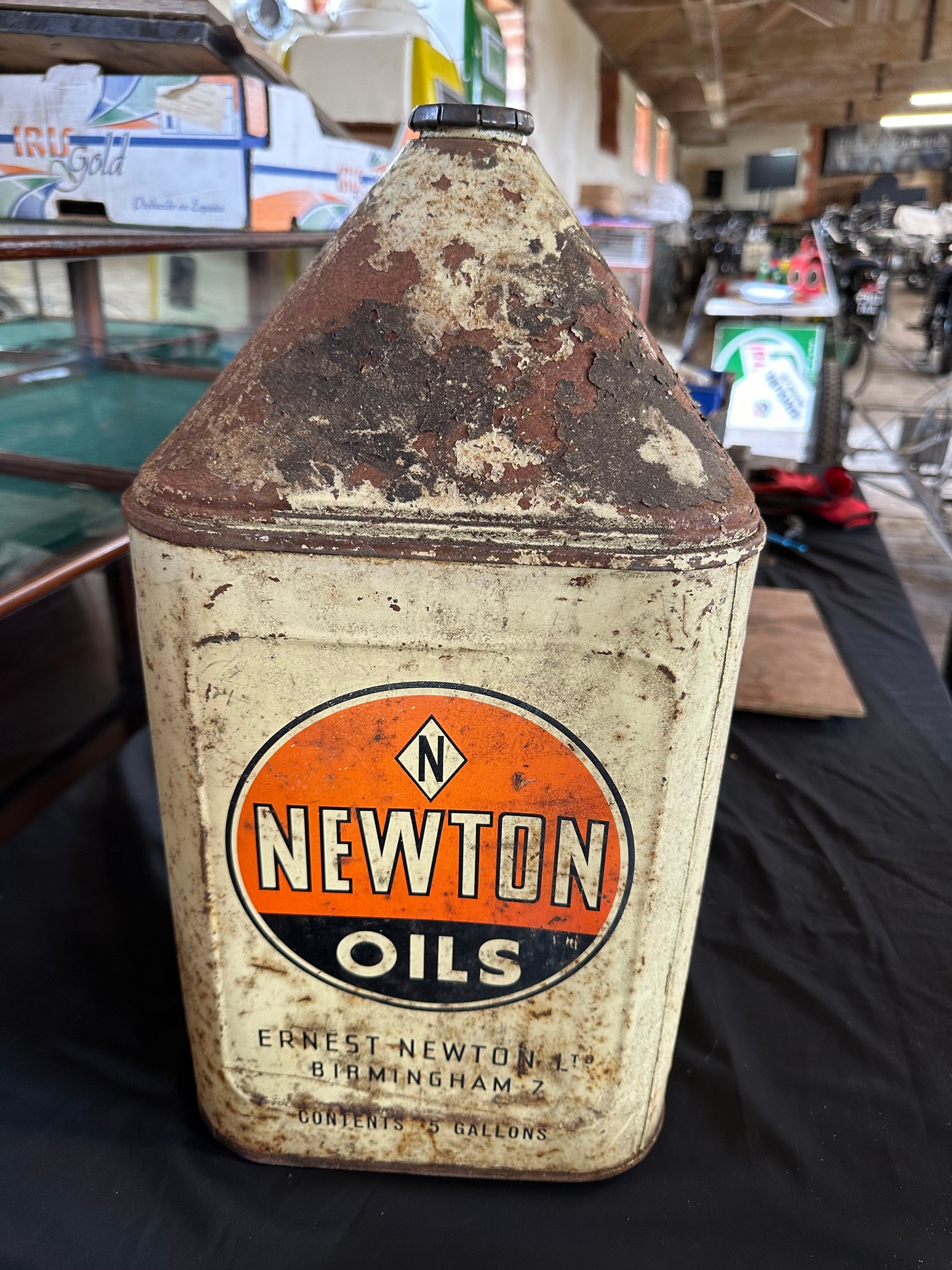 A Newton Oils five gallon pyramid can. - Image 2 of 5