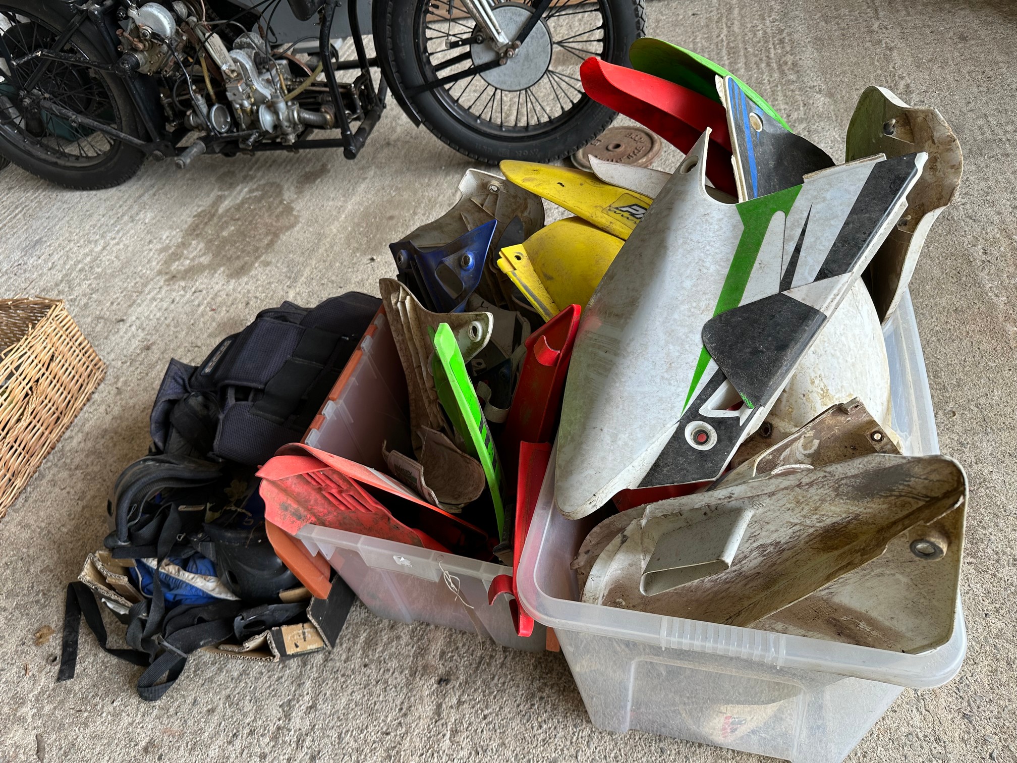 A quantity of used MX motorbike plastic mudguards, number holders, covers and body protectors. - Image 6 of 6