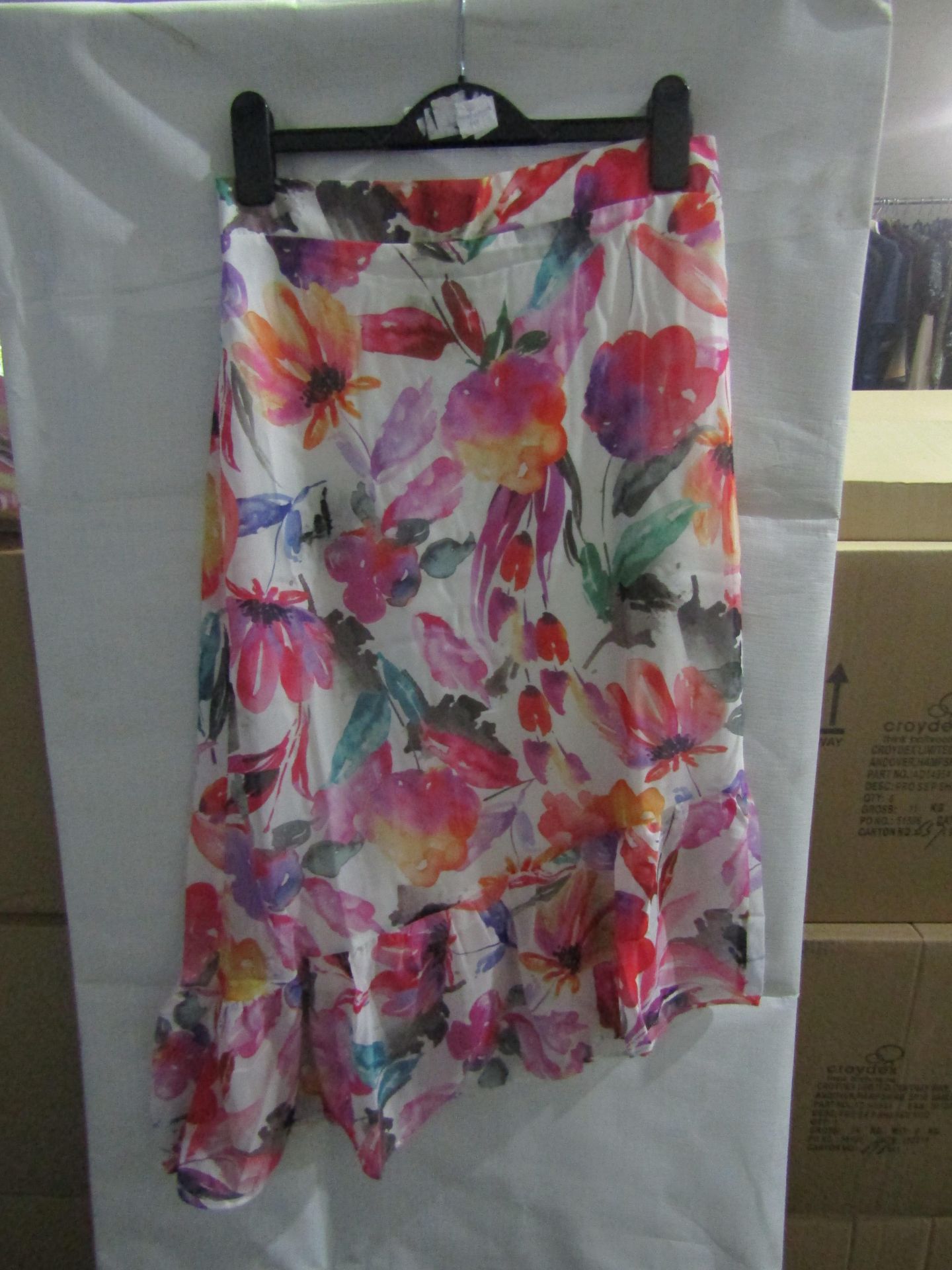 14 X Multi-Floral Wrap over Midi Skirt Size 8 New & Packaged
