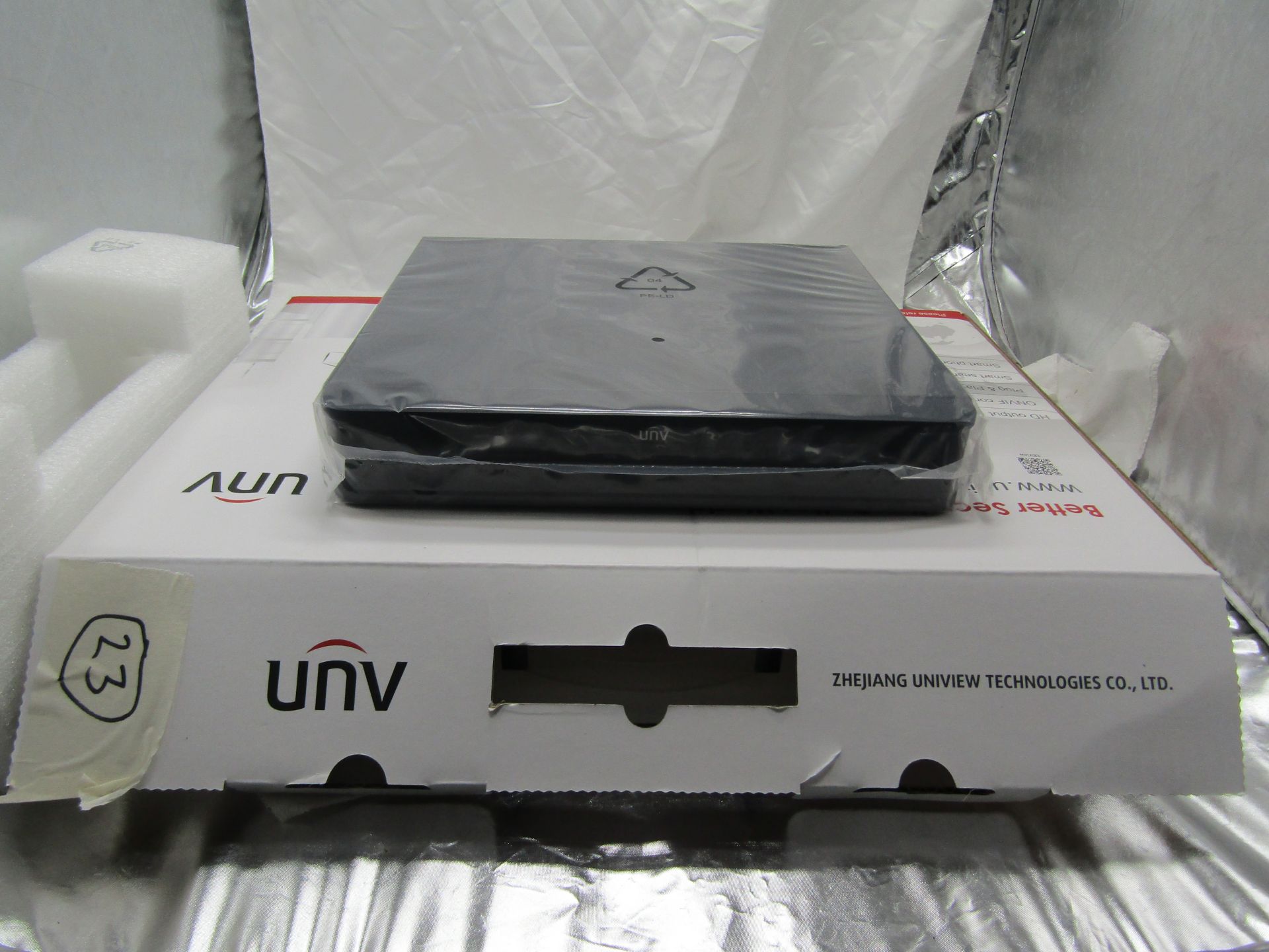 UNV Network Video Recorder. Model: NVR301-04X-P4 - Untested