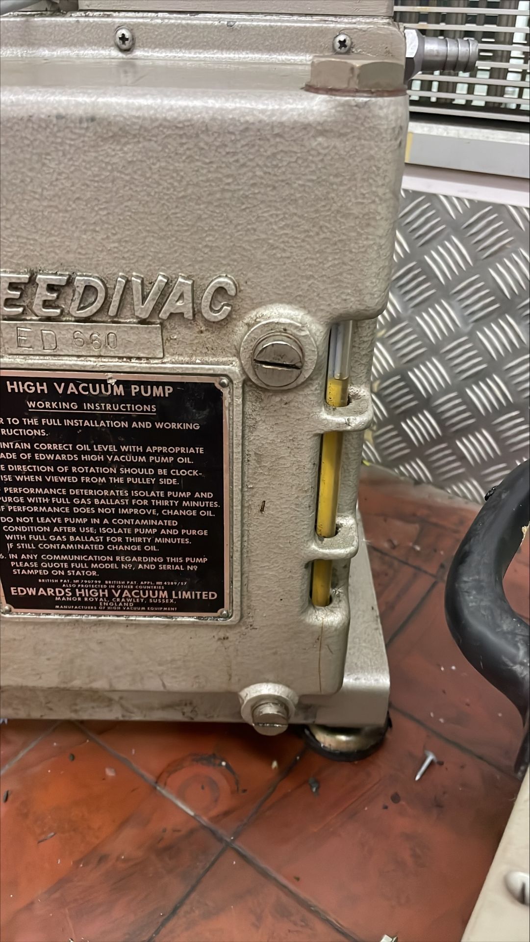 Edwards ED660 Speedivac 2 Stage Belt Driven Vacuum Pump (Vacuum gauge is not included) - Image 4 of 5