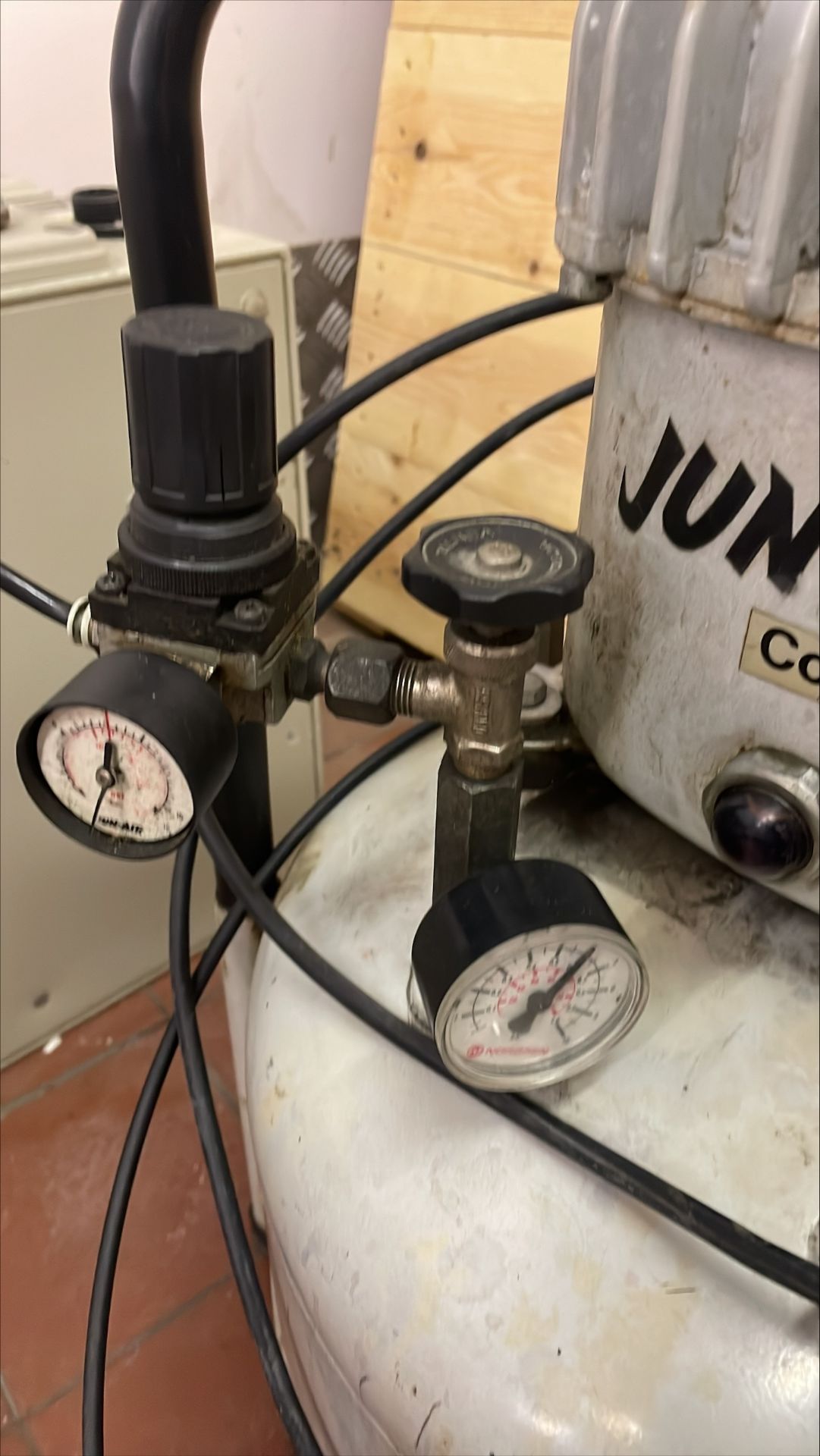 Jun-Air 25L Low Noise Compressor 104 Bar - Image 2 of 4