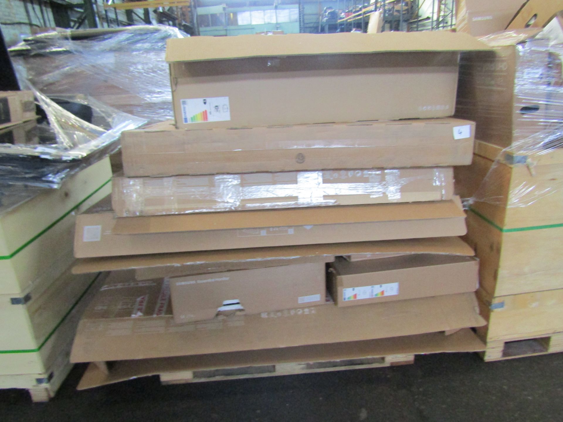 Pallet of Approx 13 Samsung & LG Smashed screen/frame/faulty TV & Monitors. Some have remotes/