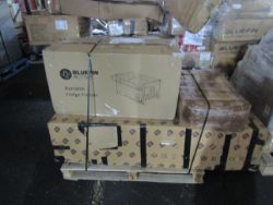Pallets and single fitness product lots
