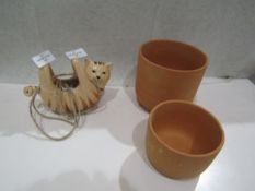 3 X Items being 2 X Terracotta Planters & 1 X Sasse & Belle Cat Hanging Planter New & Boxed