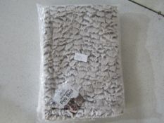 Asab - Self-Heating Pet Bed / 70x47cm - Non Original Packaging.