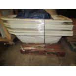 Pallet of 5 Bathtubs 2TH - All Need Cleaning. Viewing Recommended.