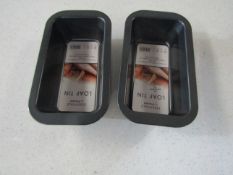 Set of 2 Non-Stick Loaf Tins - Good Condition.