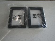 Set of 2 Black Photo Frames / 10.2 x 15.2cm - Boxed.