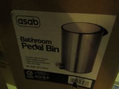 Asab 3L Bathroom Pedal Bin, Size: 26 x 19cm - Has A Dent On The Size & Boxed.