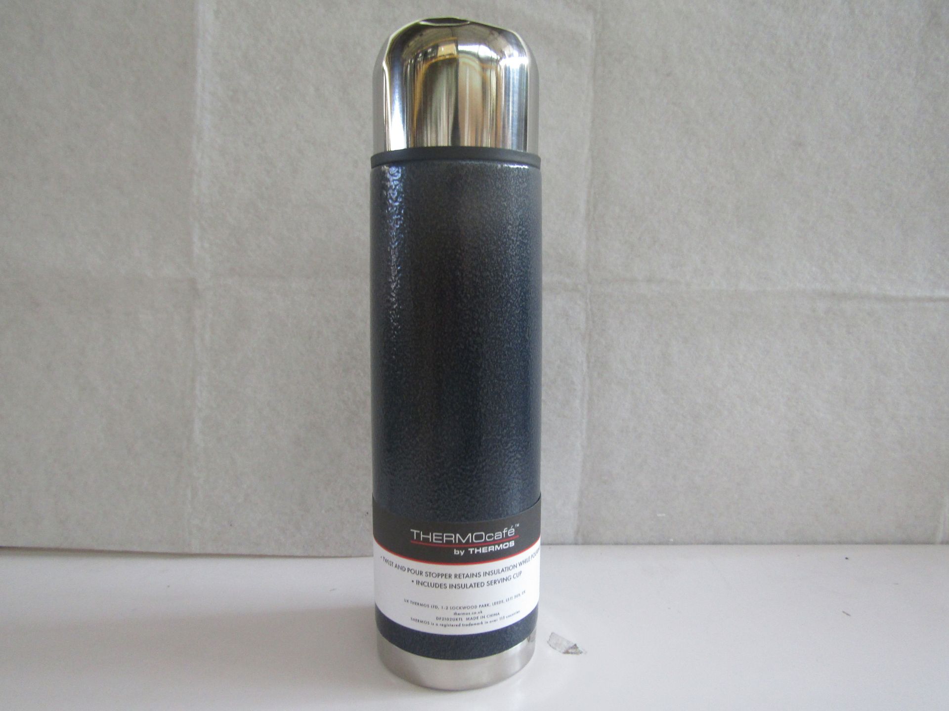 Thermos Caf? - Stainless Steel Navy Vacuum Insulated Flask 1L - Non Original Packaging.