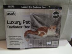 Asab Luxury Pet Radiator Bed, Grey - Unchecked & Boxed.