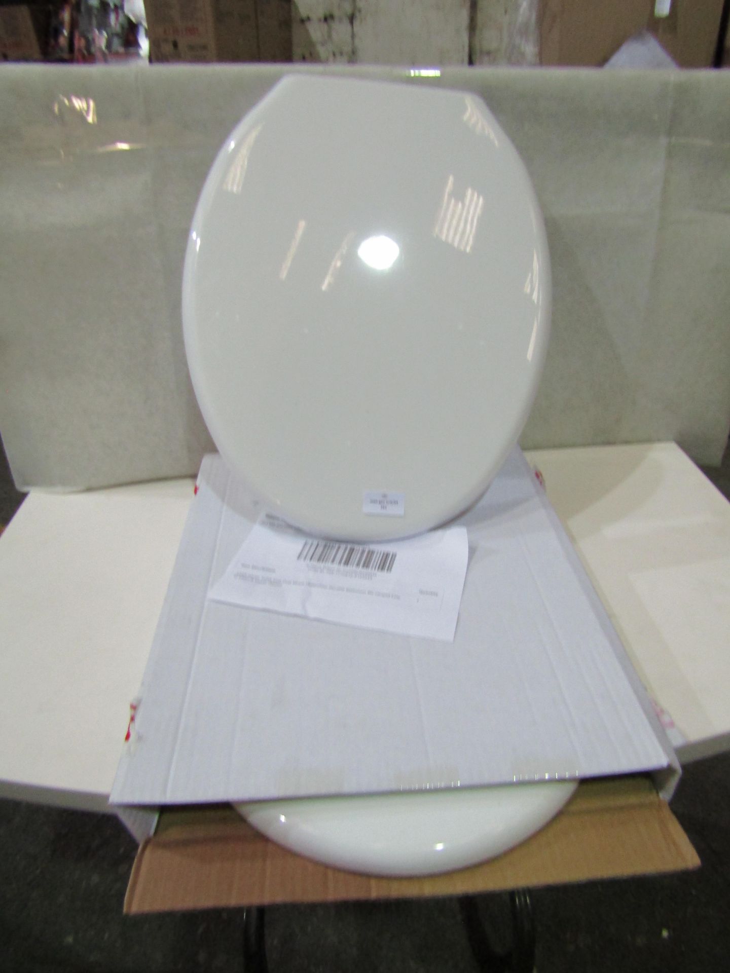 2x Asab Plastic Toilet Seat, Unchecked & Boxed.