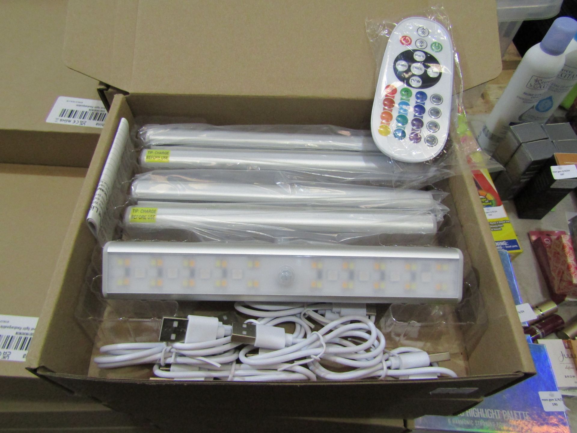 1 x Set of 6 LED ReChargeable Cabinet Lights Colour Changing or Plain White With Remote New & Boxed