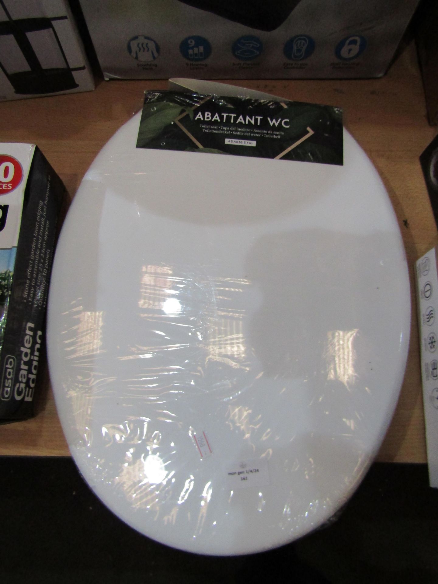 Abattant WC Toilet Seat, Size: 45,4x36,5cm - Unused & Packaged.