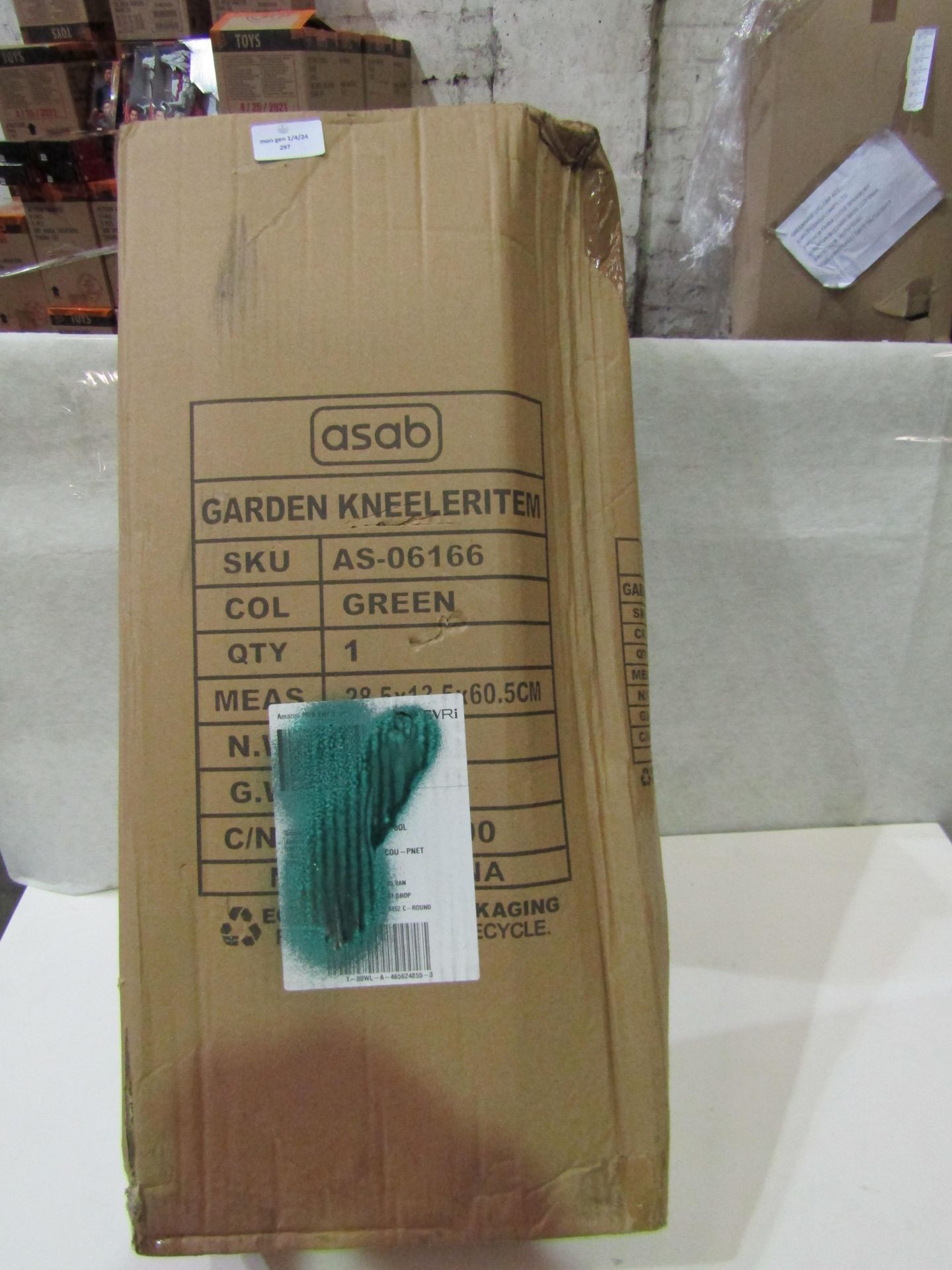 Asab Garden Kneel Item, Looks In Good Condition & Boxed