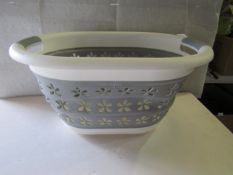 Collapseable Plastic Wash Basket - Good Condition & Packaged.