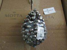 8x Silver Fir Cone Decoration - Small Size: Small H10 x D6cm - New. (100)