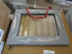 Medium Rustic Display Frame - Grey 5 x 7 photo size - New & Boxed.