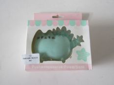 Pusheenosaurus Powerbank - Boxed.