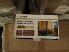 Lightnum LED 3mtr Light curtain with 306 LED and 8 modes, new and boxed.