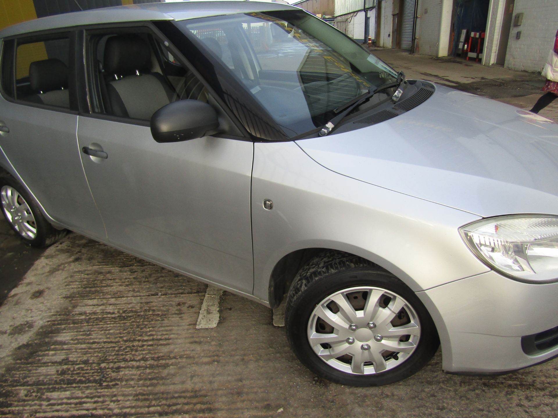 Skoda Fabia 1.2i HTP60, 124,322 miles (unchecked), MOT until 4th October 2024, V5 present, has - Image 2 of 9