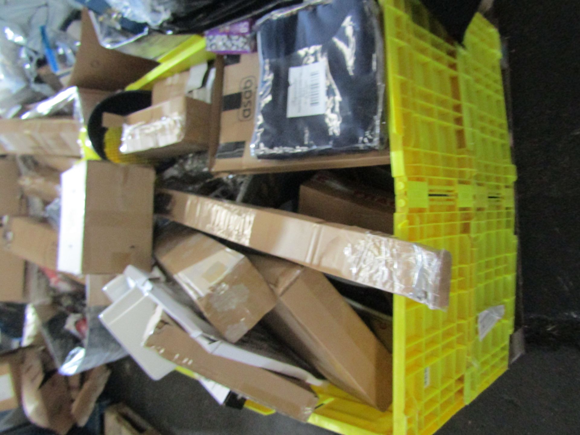 Pallet of online customer returns homewares. Xmas and fancy goods, some in packaging and some not,