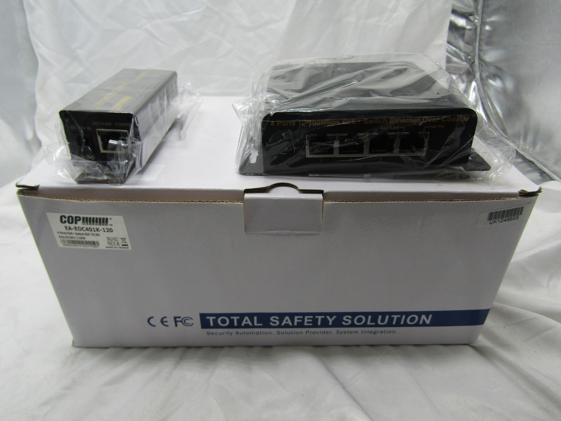 one lot of over 200 items of CCTV and Surveillance equipment, includes DVRs, Cameras, Thermal - Bild 90 aus 104