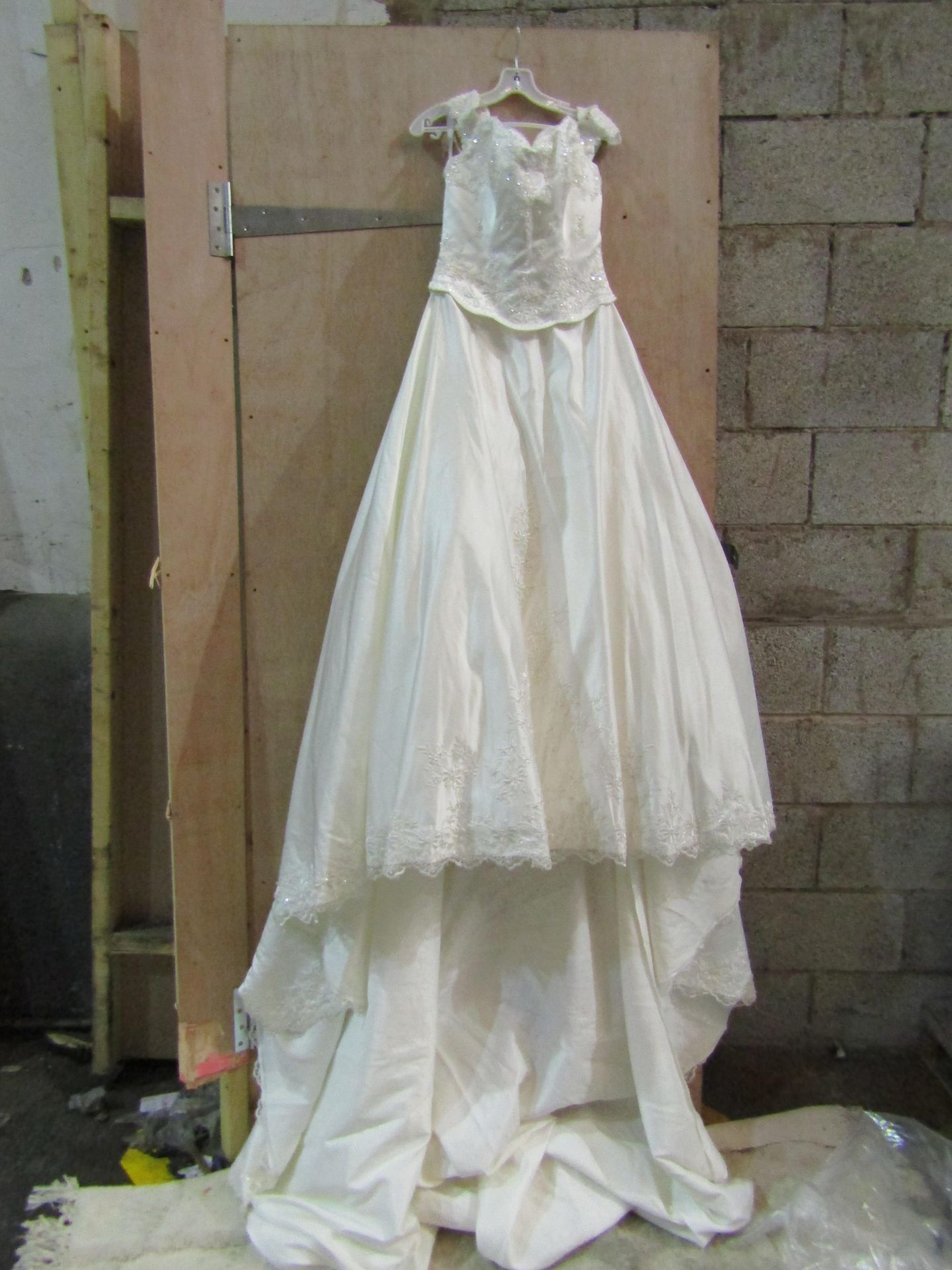 Approx 500 pieces of wedding shop stock to include wedding dresses, mother of the bride, dresses, - Image 54 of 71