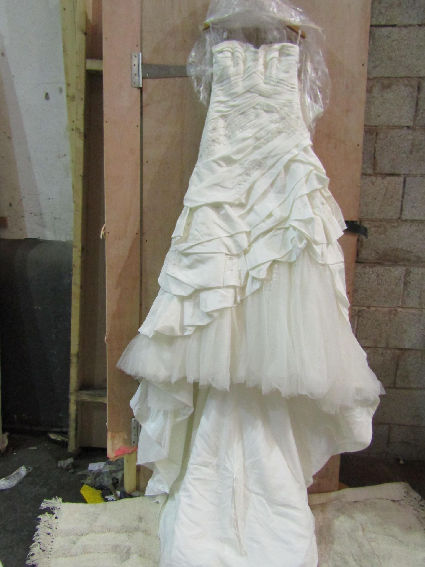 Approx 500 pieces of wedding shop stock to include wedding dresses, mother of the bride, dresses, - Image 60 of 71