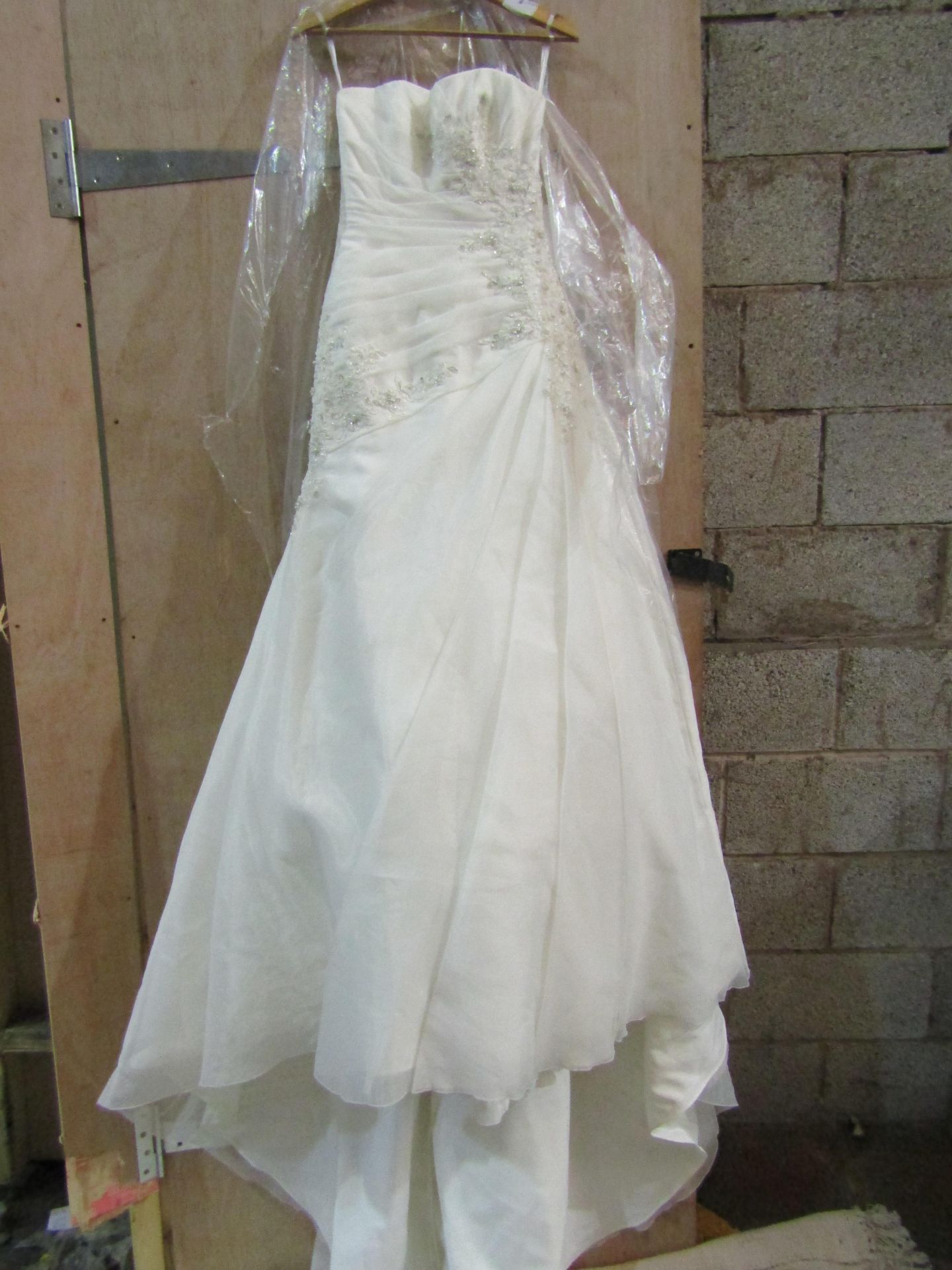 Approx 500 pieces of wedding shop stock to include wedding dresses, mother of the bride, dresses, - Image 56 of 71