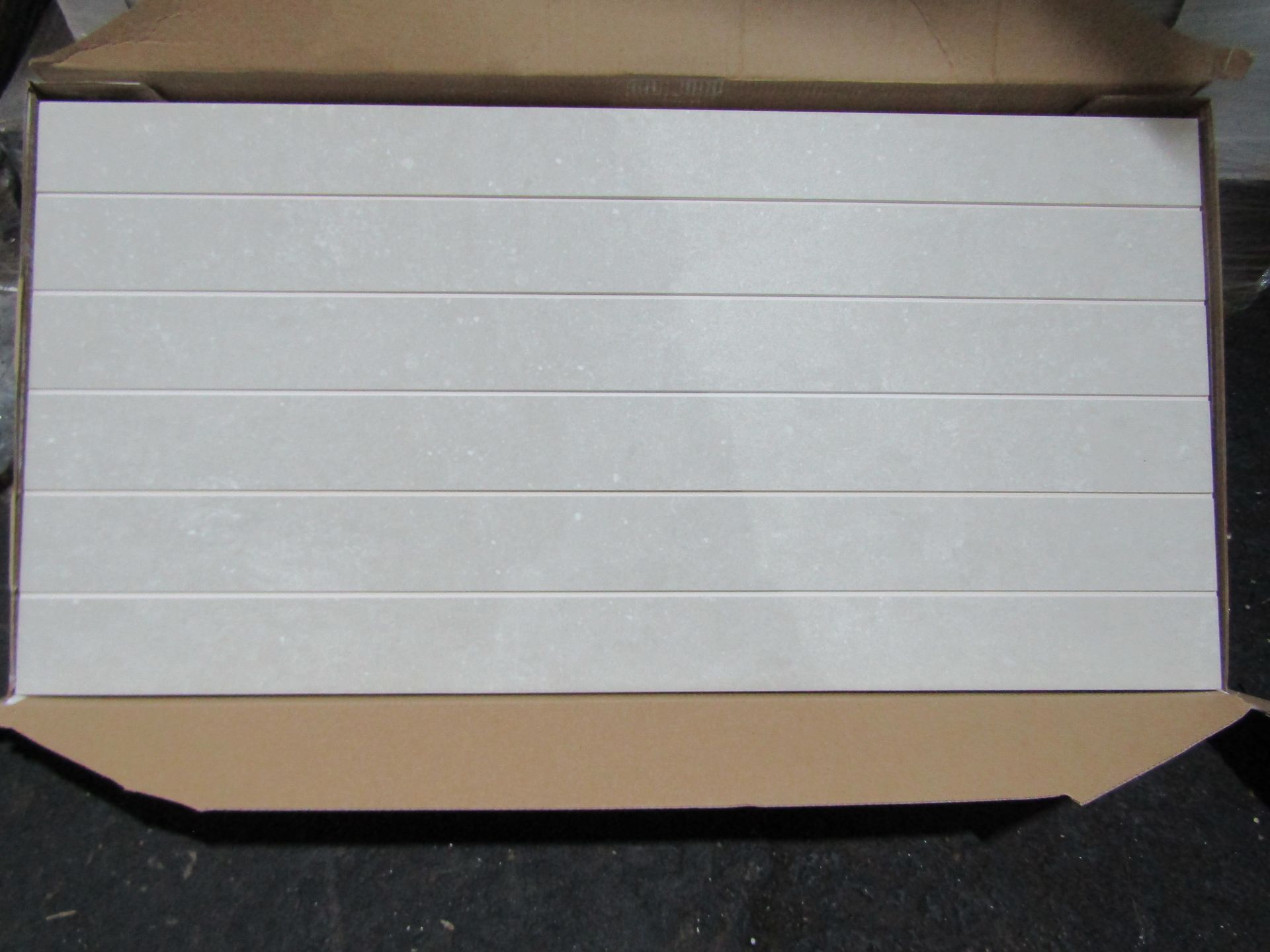 1X Pallet Containing 40x Packs of 5 Johnsons 600x300mm CTD York Stone and Wall Tiles -