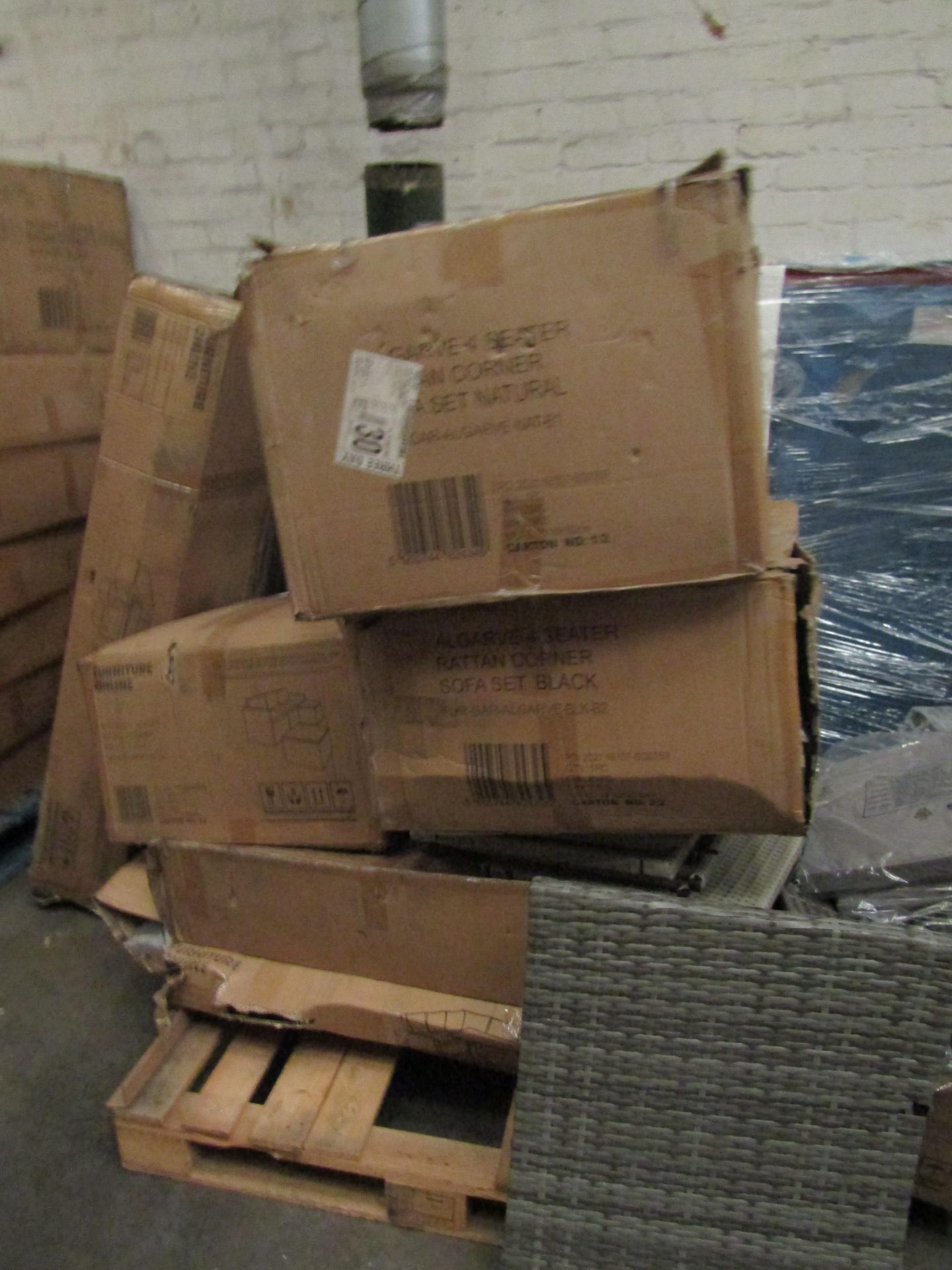 Approx 20 pallets of Mixed rattan parts, these are odd packs to Santorini, Barcelona and Algarve - Image 8 of 16