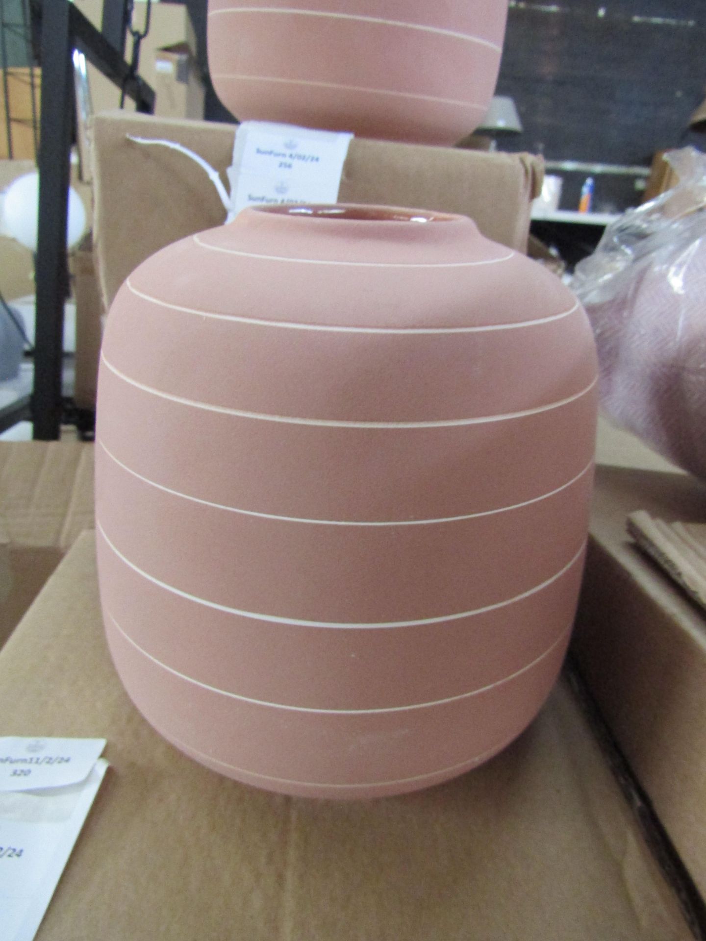 Present Time Terra Wide Terracotta Vase H16.5Cm RRP 25About the Product(s)The Wide Terra Vase by - Image 2 of 2