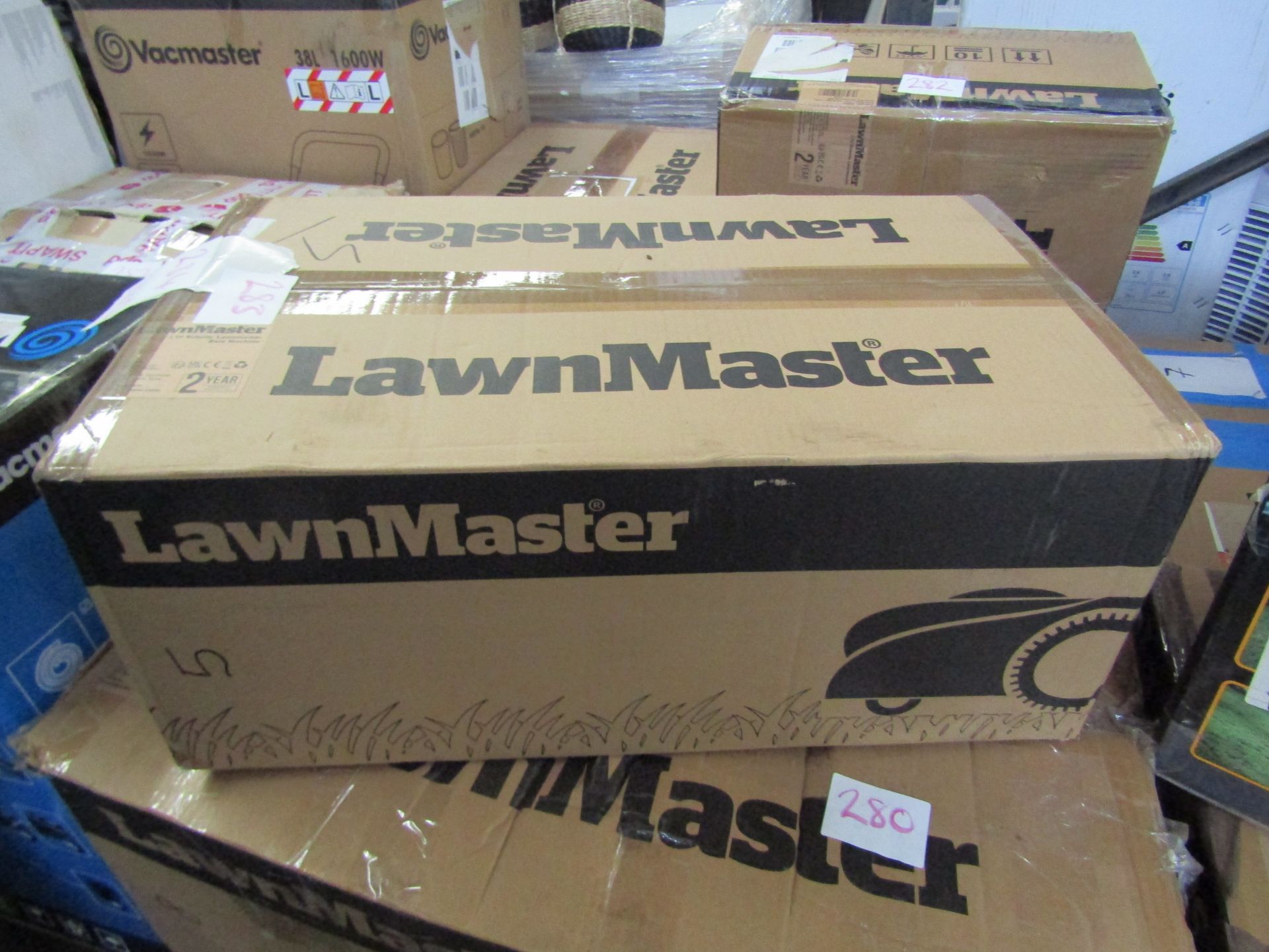 LawnMaster L12 Robot Lawn Mower - Up to 800m2 RRP 500Product information With a larger battery and