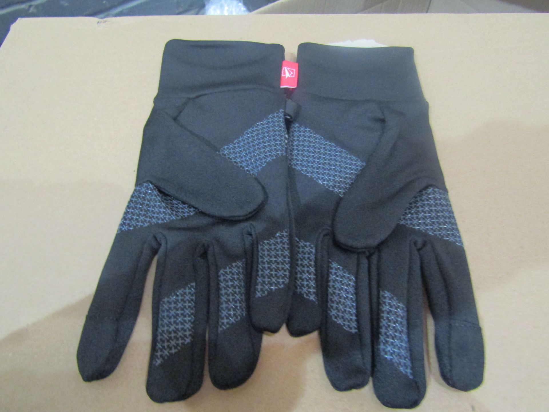 5 X Pairs of Unisex Sport/Winter Gloves Size M new & Packaged