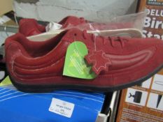 3x Multi-Fit Shoe Red All Size 7 Boxed