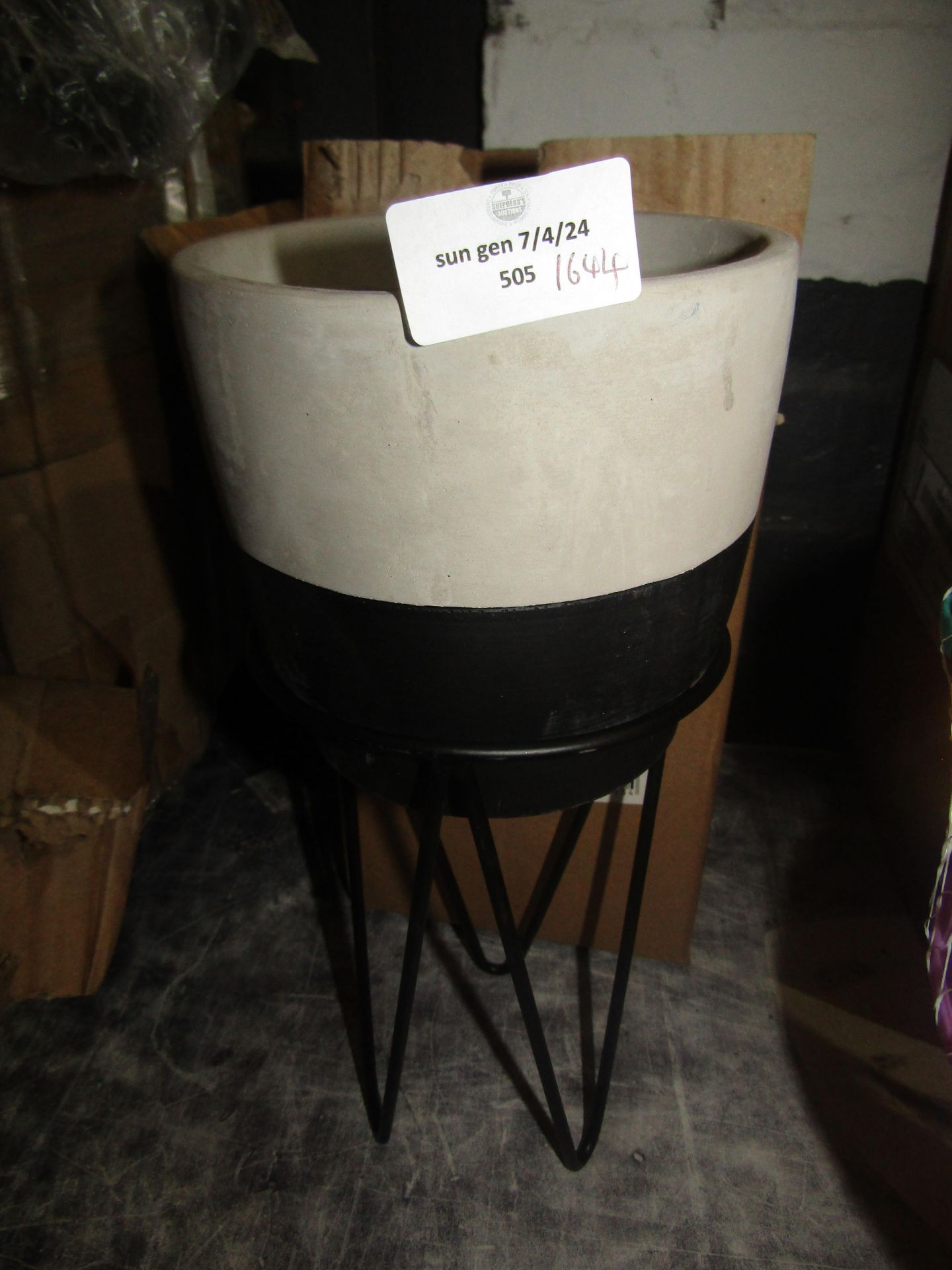 Sasse & Belle Planter With Wire Stand - Good Condition & Boxed.