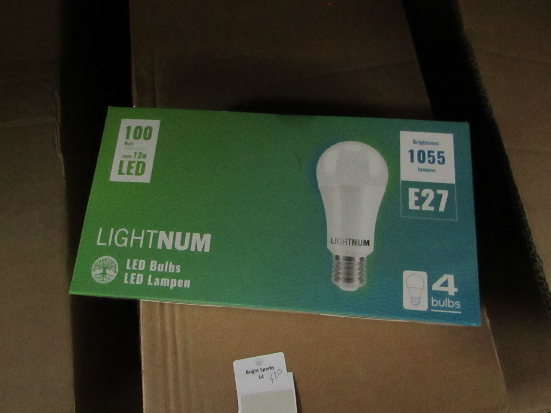 Pack of 4 Lightnum E27 13w LED light bulbs, new and boxed