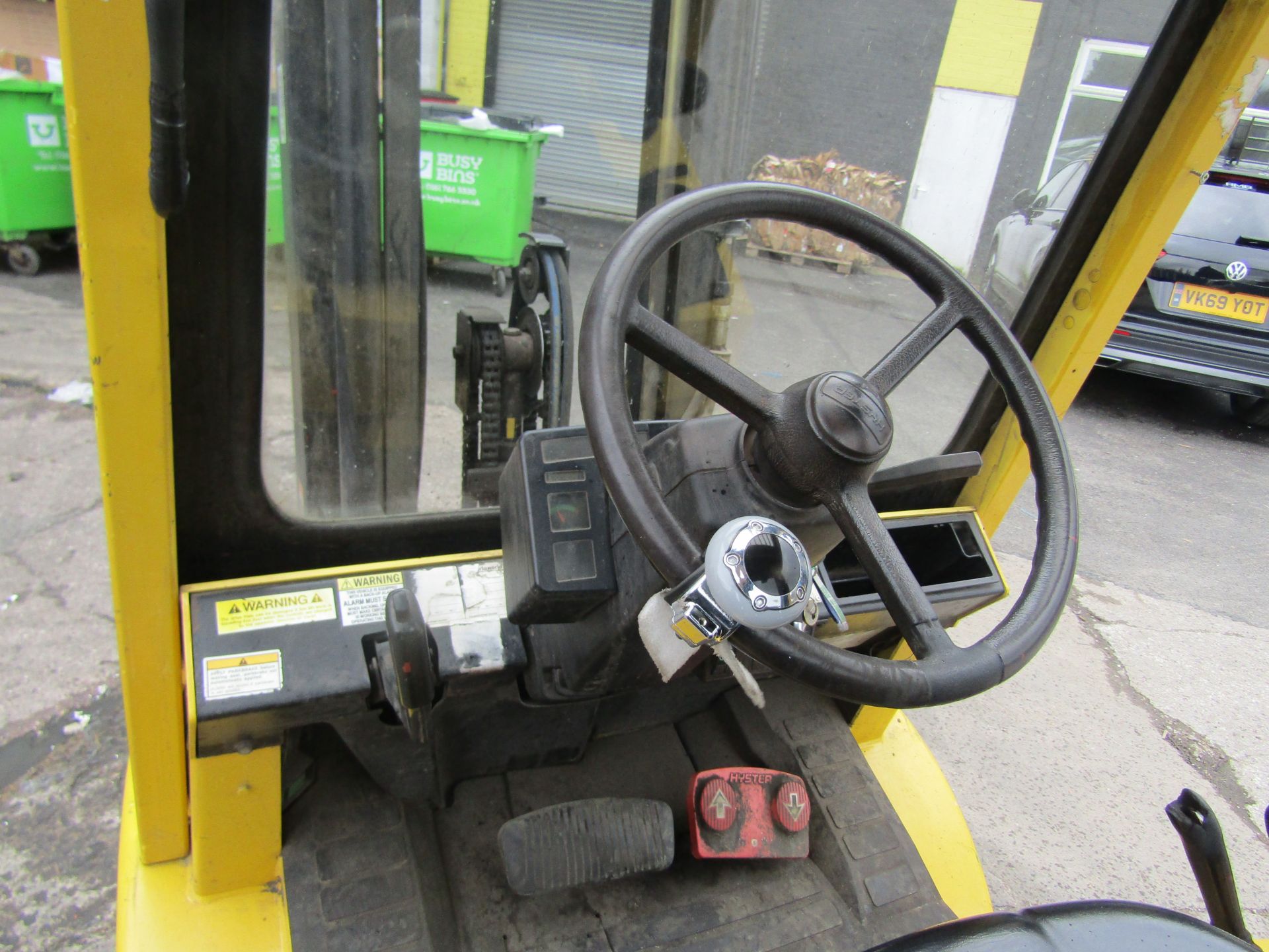 Hyster H2.00Xm forklift truck 7235 hours currently manufactured in 2004, has a roof as well as front - Image 6 of 9