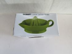 Scoop - Juicer - Colour Picked At Random - New & Boxed.